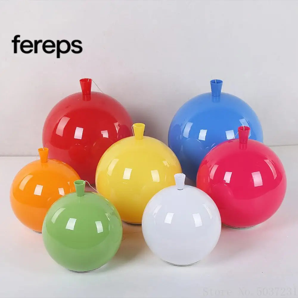 Balloon-shaped ceiling light - modern light for stylish rooms